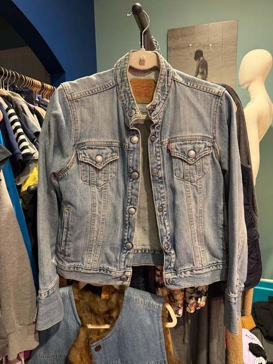 Levi's VINTAGE Easy Rider Light Blue Wash Denim Jacket with moto collar - Picture 6 of 7